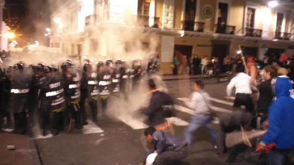 Protesters Clash With Riot Police; Quito, Ecuador, Aug 2015