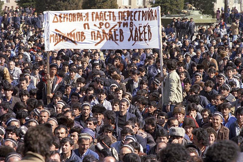 Massive riots in Dushanbe, 1990