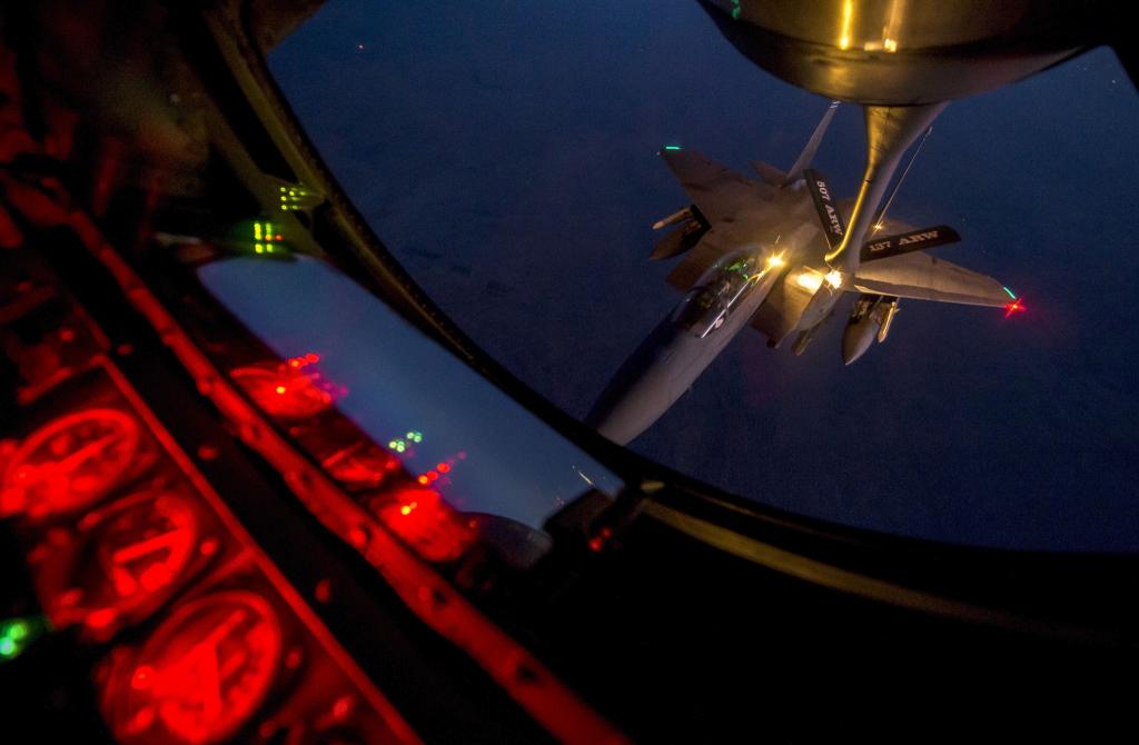 F15 Refuels over Iraq, Northern Iraq, September 2013