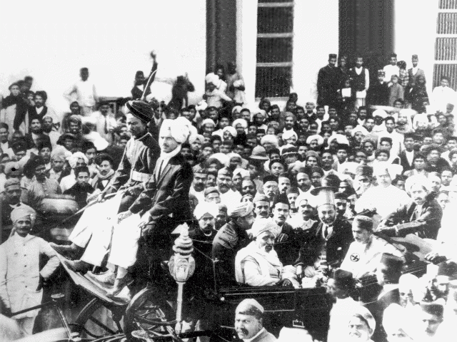 Gandhi Welcomed in Karachi, 1916