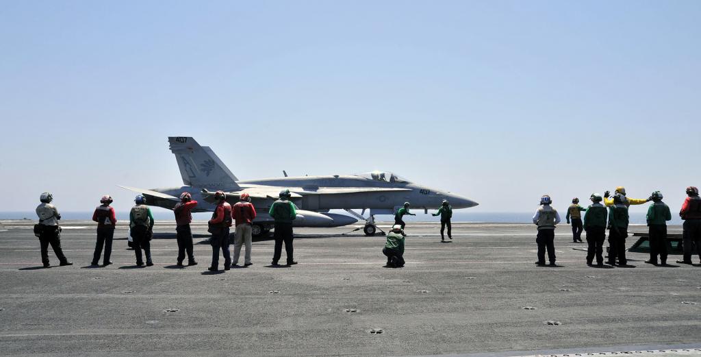 US Aircraft Ready to Strike IS Targets, Persian Gulf, August 2014