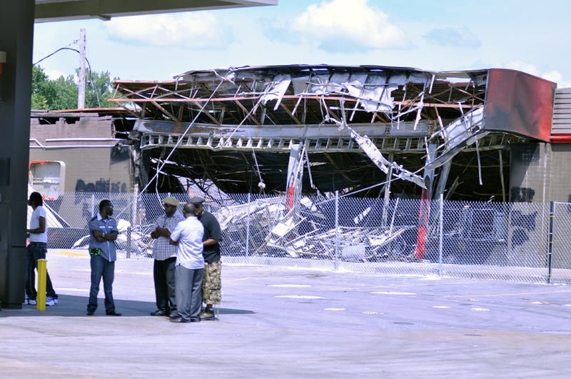 QuikTrip Gas Station Burned & Looted in Ferguson, Missouri, August 2014