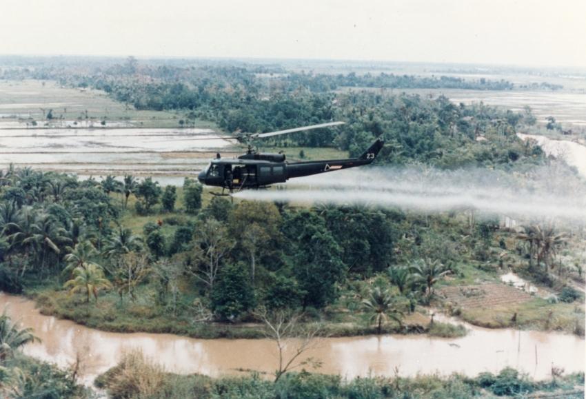 Huey Spraying Agent Orange 