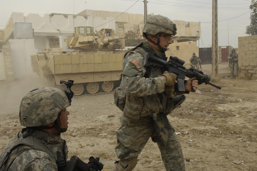 AN M2A2 BRADLEY FIGHTING VEHICLE FIRES ROUNDS