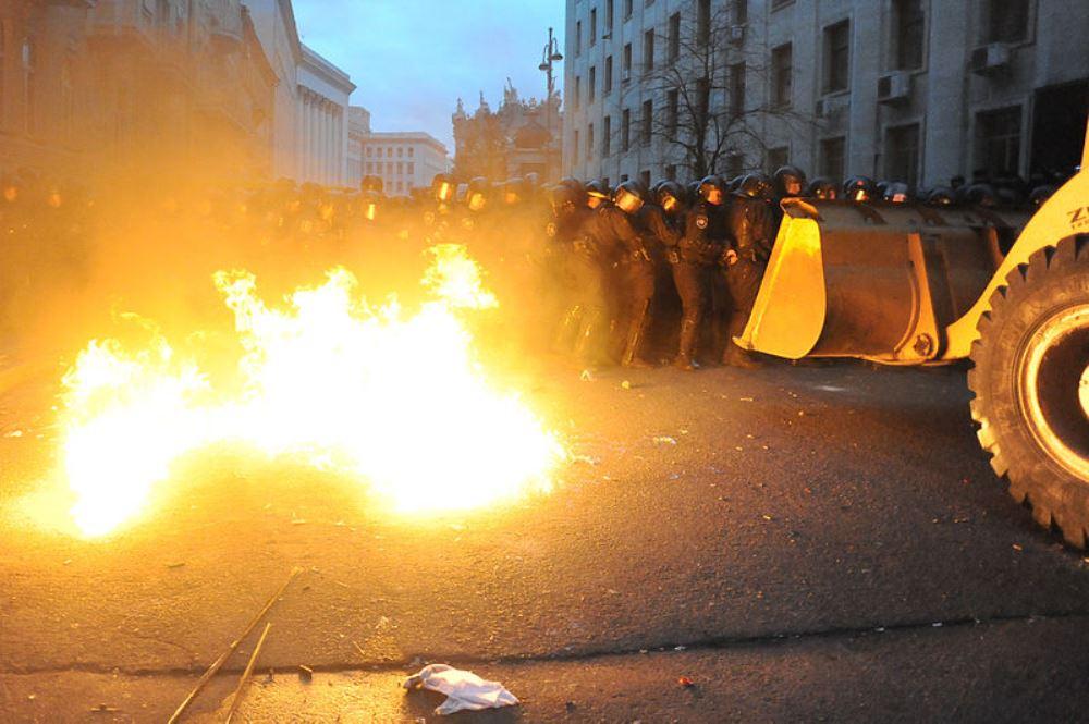 Euromaidan Bulldozer Assault on Berkut at Kiev City Council, 2013