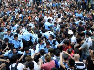 Police Separate Opposing Groups, Hong Kong, October 2014