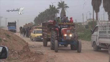 Idlib Civiilans Leave the City out of Fear of Government Airstrikes