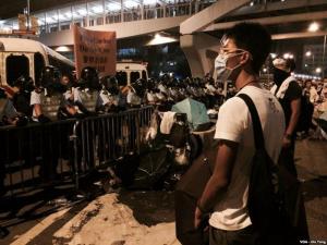 Hong Kong Occupy Protesters Face Police Teargas, September 2014